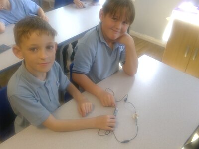 Image of Science- Making circuits 